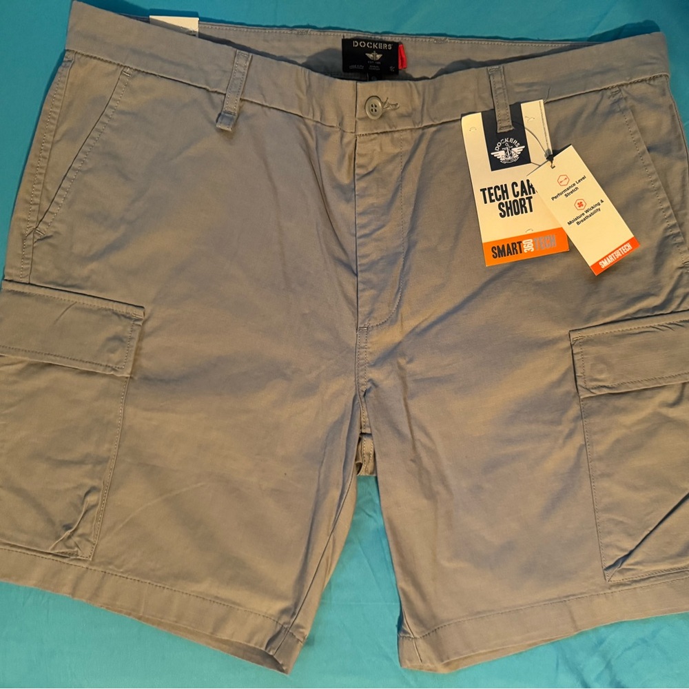 Dockers Tan Cargo Shorts with Flat-Front Design